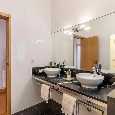 Quintinha Do Miradouro - Casa Completa Com 4 Quartos! Holiday home Mesao Frio