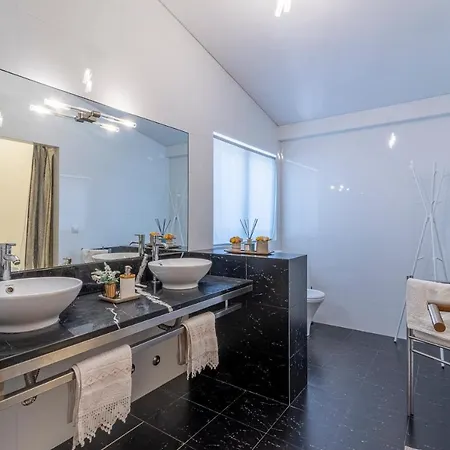 Quintinha Do Miradouro - Casa Completa Com 4 Quartos! *