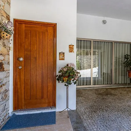 Quintinha Do Miradouro - Casa Completa Com 4 Quartos! * Mesao Frio