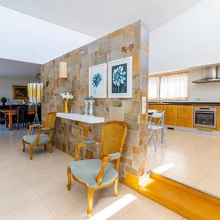 Quintinha Do Miradouro - Casa Completa Com 4 Quartos!