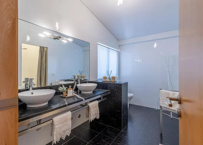 Quintinha Do Miradouro - Casa Completa Com 4 Quartos! *