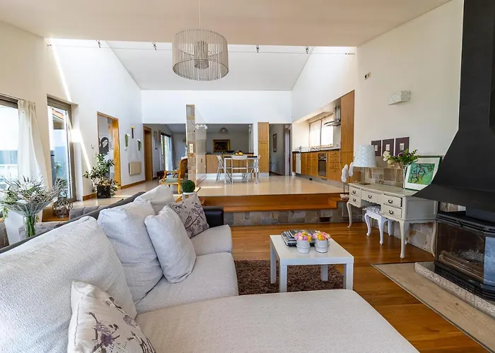 Quintinha Do Miradouro - Casa Completa Com 4 Quartos! * Mesão Frio